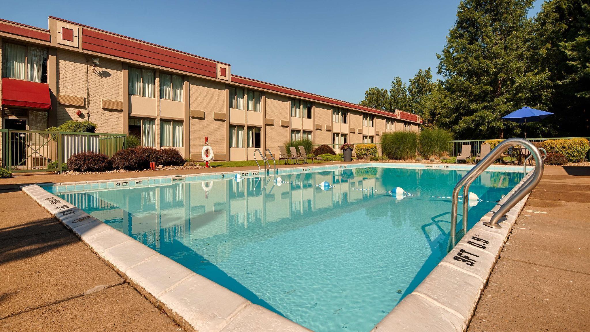 Baymont Inn & Suites Marietta Exterior photo