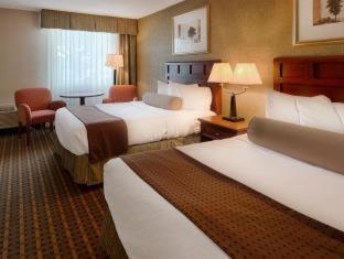 Baymont Inn & Suites Marietta Room photo